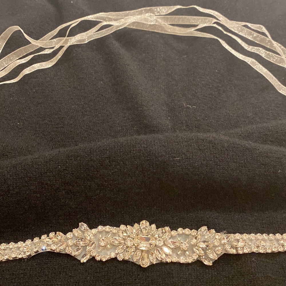 Wedding gown belt - Picture 8 of 11